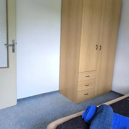 Soukromy V Rodinnem Dome S Kuchyni A Koupelnou, Ceny Vcetne Vsech Poplatku Appartement *