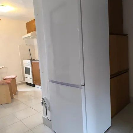 Soukromy Byt V Rodinnem Dome S Kuchyni A Koupelnou, Ceny Vcetne Vsech Poplatku Апартаменты